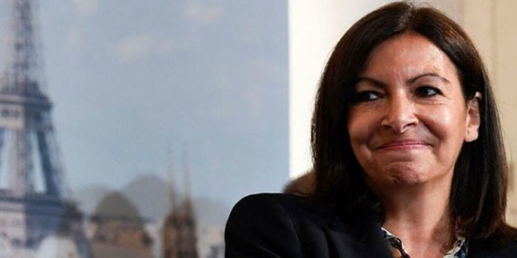 Paris Belediye Başkanı Anne Hidalgo, 2022 cumhurbaşkanlığı seçimi için adaylığını açıkladı