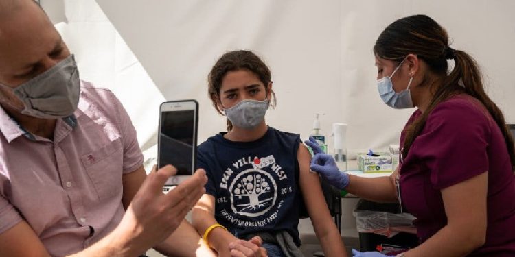 Pfizer duyurdu: Koronavirüs aşısı 5 -11 yaş arasındaki çocuklarda güvenli ve etkili