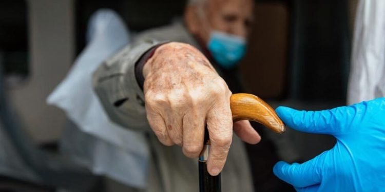 Prof. Dr. İkizceli: Yaşlıları Covid'den koruduk ama kırıktan koruyamadık