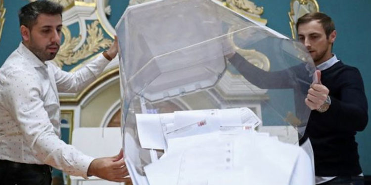 Rusya seçimleri: Putin'in partisi yüzde 50 ile parlamentoda çoğunluğu kazandı