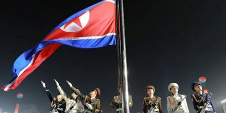 Seul: Kuzey Kore, denize doğru tanımlanamayan iki balistik füze ateşledi