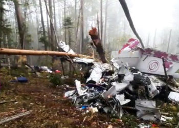 Sibirya'da uçak düştü: 4 ölüm, 12 yaralı