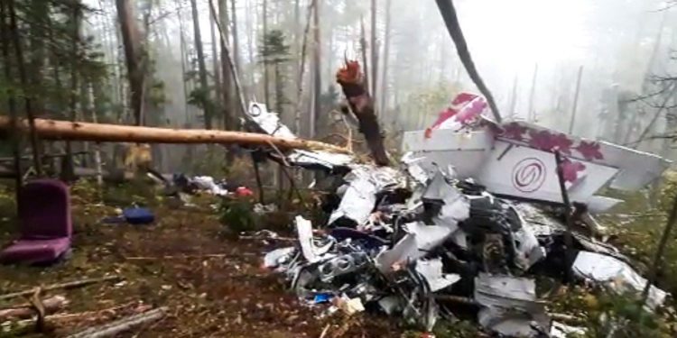 Sibirya'da uçak düştü: 4 ölüm, 12 yaralı