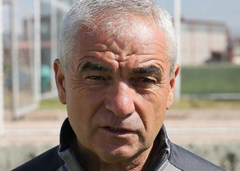 Sivasspor Teknik Direktörü Rıza Çalımbay'dan taraftara aşı çağrısı