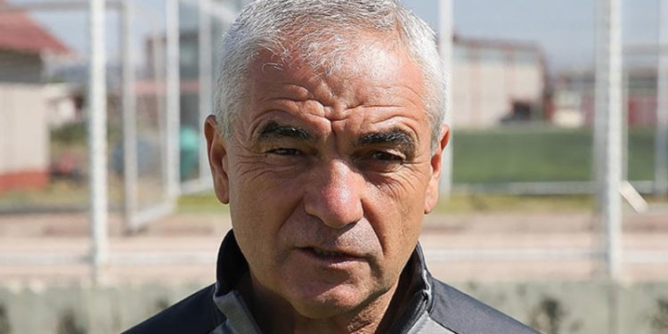 Sivasspor Teknik Direktörü Rıza Çalımbay'dan taraftara aşı çağrısı