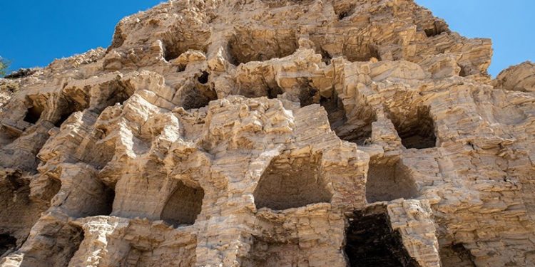 Sivas'ta Hititler Dönemi 'apartman' mağaralar ilgi çekiyor