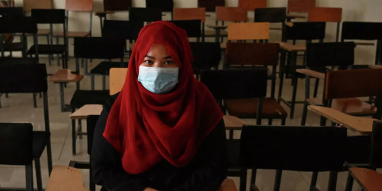 Taliban üniversitelerde kadın ve erkeklerin beraber okumasını yasakladı
