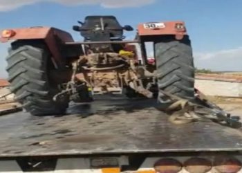 Tarlada çalışırken traktörü haczedilen çiftçi: ‘Bir donumuz kaldı bacağımızda satılmadık’