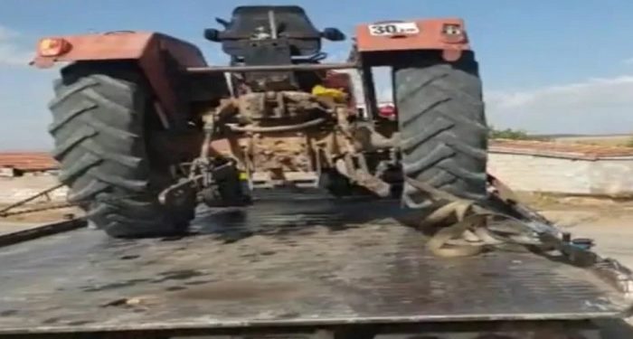 Tarlada çalışırken traktörü haczedilen çiftçi: ‘Bir donumuz kaldı bacağımızda satılmadık’