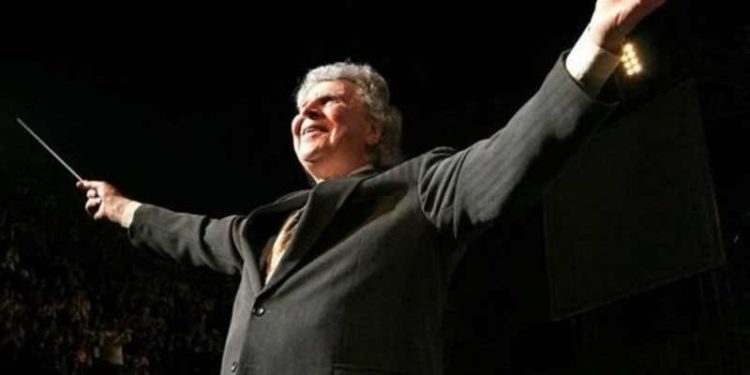 Theodorakis'in naaşı halkın ziyaretine açıldı
