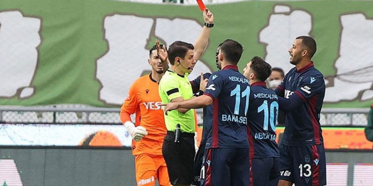 Trabzonspor liderlik fırsatını kaçırdı