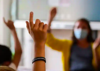 Türk Tabipleri Birliği Covid-19 İzleme Kurulu Üyesi  Pala: Salgın kontrol altına alınamadan okullar açılıyor