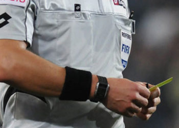 Uilenberg: TV’de yorum yapan eski hakemler yeni talimatları bilmiyor