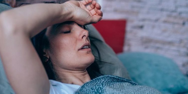 'Uzun' Covid: Kimlerde görülüyor, belirtileri neler, ne kadar yaygın?