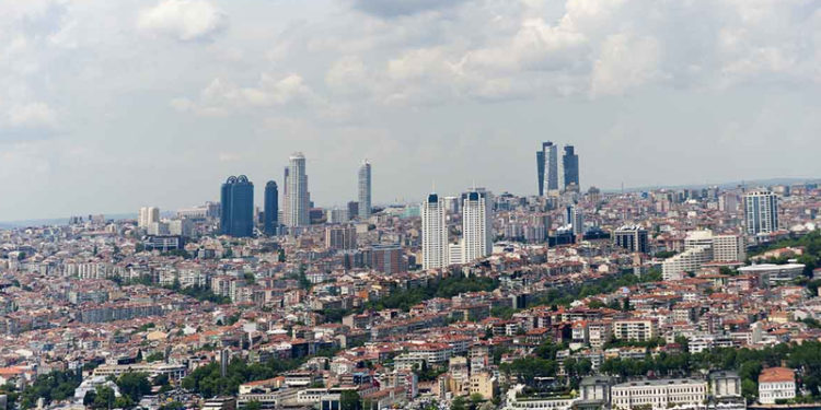 Vergi istisnaları sağlanacak: AKP, şirketlerin kiraya verilmek şartıyla ev ve işyeri üretmesi formülünü tartışıyor