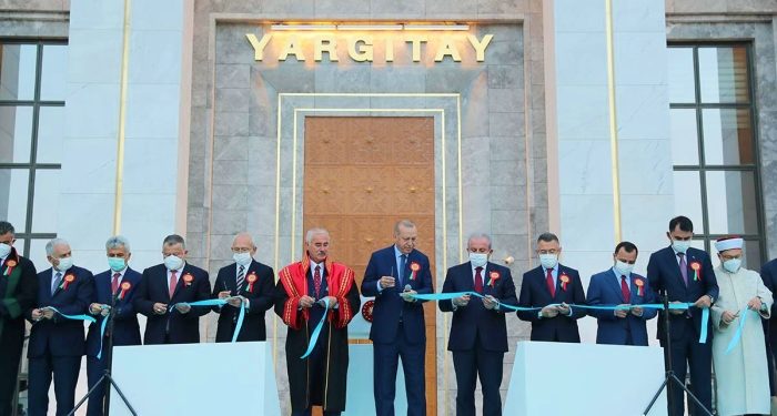 Yargıtay ve DİB Başkanı ile verilen özel fotoğrafın anlamı