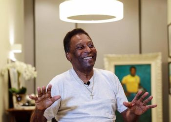 Yaşayan futbol efsanesi Pele, kalın bağırsağındaki tümör nedeniyle ameliyat oldu