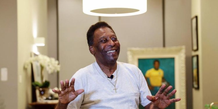 Yaşayan futbol efsanesi Pele, kalın bağırsağındaki tümör nedeniyle ameliyat oldu