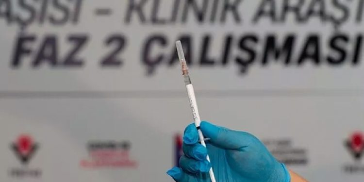 Yerli aşıyı geliştiren profesörler: Mevcut aşıları olun, Türk aşısını beklemenin bir anlamı yok