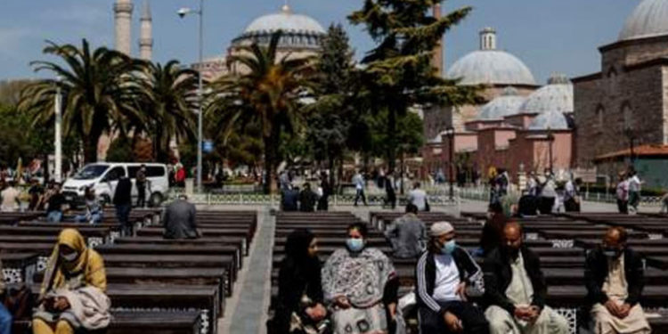 Yılın ilk 8 ayında Türkiye'ye 14 milyon yabancı ziyaretçi geldi