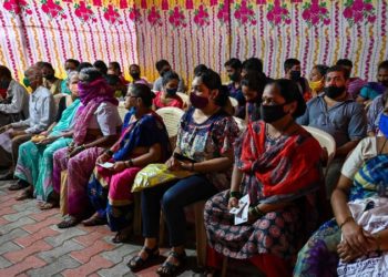 "Zengin ülkeler, yıl sonuna kadar ihtiyaç duymadıkları 1,2 milyar doz aşıya sahip olacaklar"