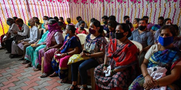 "Zengin ülkeler, yıl sonuna kadar ihtiyaç duymadıkları 1,2 milyar doz aşıya sahip olacaklar"