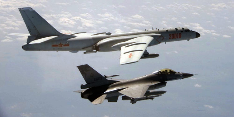Çin, 9 savaş uçağıyla Tayvan'ın hava sahasını ihlal etti