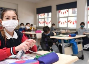 Önlem alınmadan yüz yüze eğitim: En az 611 sınıf karantinada