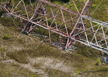 İda Kasırgası'nın vurduğu New Orleans'ta elektrik kesintileri nedeniyle halk tahliye ediliyor