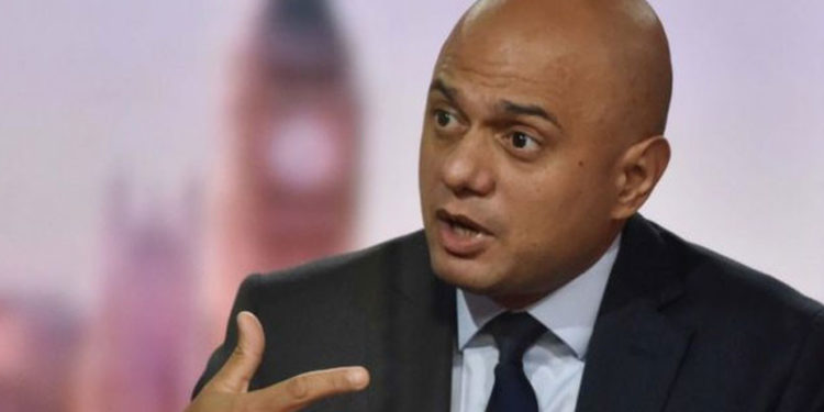 İngiltere hükümeti gece kulübüne giriş için aşı pasaportu zorunluluğu getiren planı geri çekti