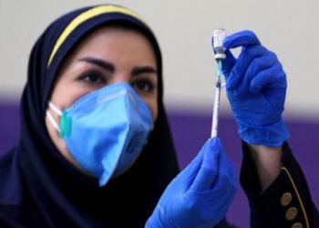 İran'da 12-18 yaş arası bug&uuml;n aşılanmaya başlayacak