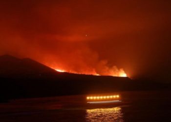 İspanya'da yanardağ patlaması: Okyanusa ulaştı