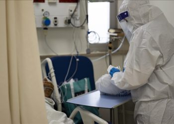 İsrail, üçüncü doz aşıyla Covid-19 salgınının önüne geçmeye çalışıyor