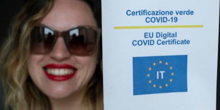 İtalya'da Covid sertifikası okullarda ve ulaşım araçlarında da zorunlu hale geldi
