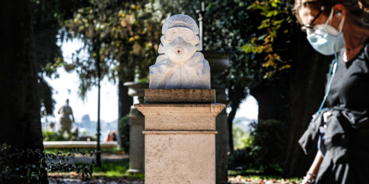 İtalya’da hükümet, tüm çalışanlara aşı olma ve sağlık kartı zorunluluğu getiriyor