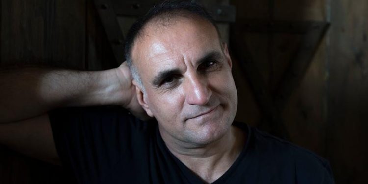 Şair Laleş: 90'ların direniş ruhu beni var etti