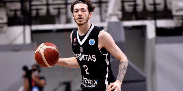 Şehmus Hazer, Beşiktaş'tan Fenerbahçe'ye transfer oldu