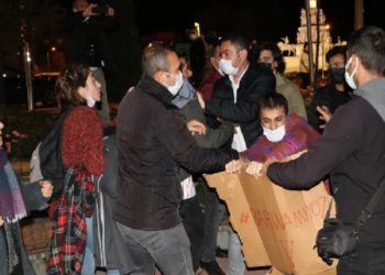 ‘Barınamıyoruz’ diyen öğrenciler gözaltına alındı