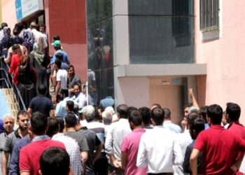 ‘Neymiş ekonomi yüzde 21’7 büyümüş, 6 kişilik temizlik işçisi ilanına 10 bin kişi başvurdu’