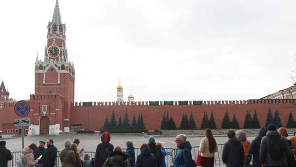 Şiddetli rüzgar Kremlin’in burcunu yıktı, Kızıl Meydan ziyarete kapatıldı