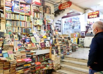 Sahaflar dijitalleşmeye yenik düştü: ‘Biz kitabından vazgeçen ile kitabı arayan arasında köprüyüz’