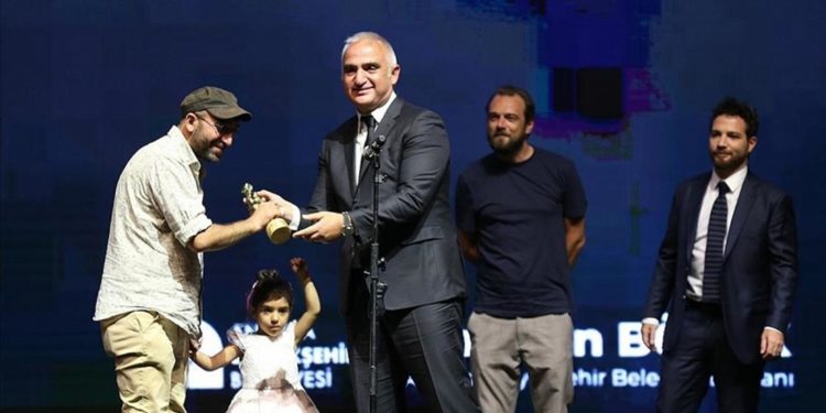 58. Antalya Altın Portakal Film Festivali’nde ödüller sahiplerini buldu, En İyi Film ‘Okul Tıraşı’