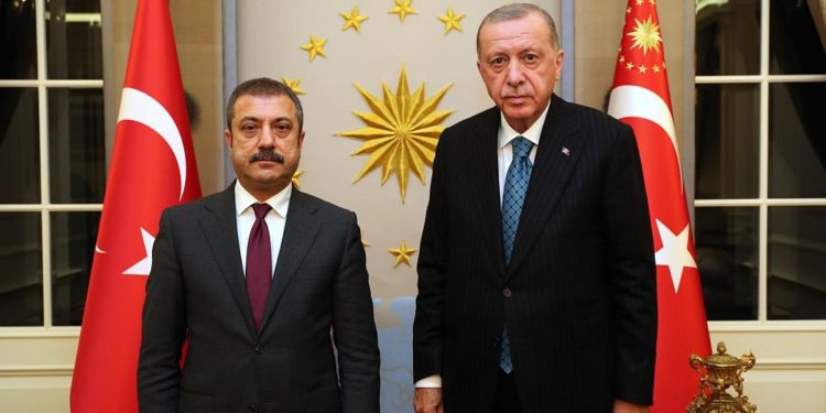 Merkez Bankası Başkan Yardımcısı ile Para Politikaları Kurulu üyesini görevden alındı