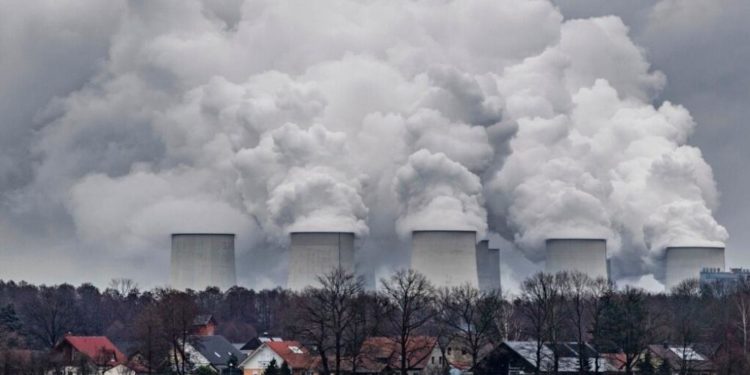 Almanya kömür santrallerine 2038 yerine 2030 yılında veda edecek