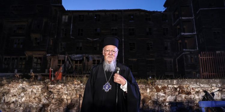 ABD Başkanı Biden ile görüşecek olan Fener Rum Patriği Bartholomeos hastaneye kaldırıldı