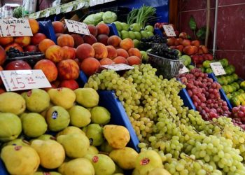 Türkiye’de hayat pahalılığı: ‘Eskiden kilolarla alıyorduk, artık sayıyla alıyoruz’