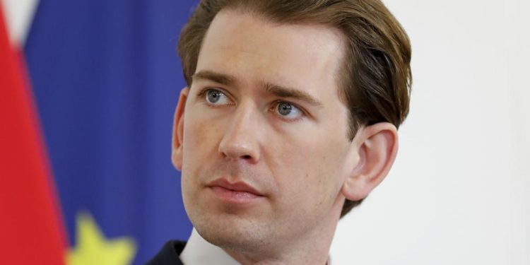 Hakkında yolsuzluk soruşturması açılan Avusturya Başbakanı Sebastian Kurz istifa etti