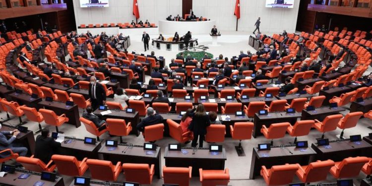 Güçlendirilmiş Parlamenter Sistem: Muhalefet yıl sonuna kadar ortak metin üzerinde uzlaşı hedefliyor