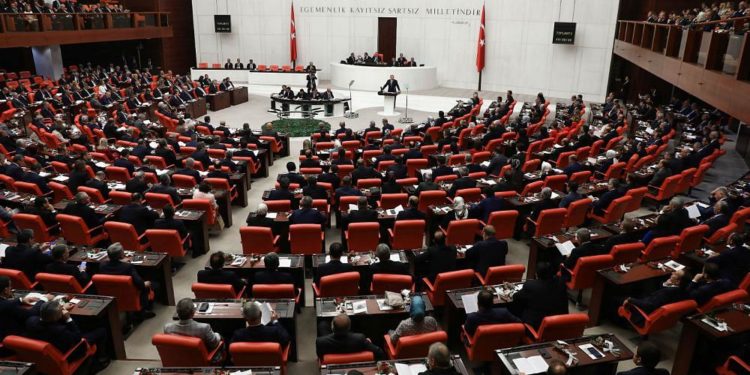 Yeni Yasama Yılı’nın başladığı TBMM’nin gündeminde hangi konular var?