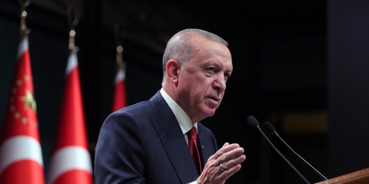 Erdoğan, Kavala’nın bırakılmasını isteyen büyükelçilerle ilgili açıklamalarda bulundu